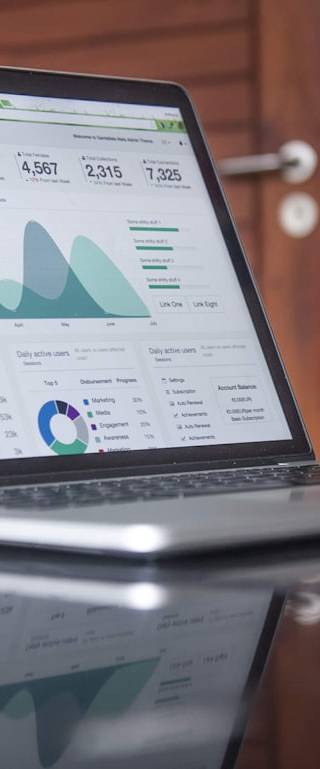 Regarde tes stats, ton audience va progresser : le conseil SEO des années 2000 qui résiste à l'IA